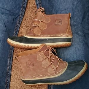 Sorel, Out N About booties